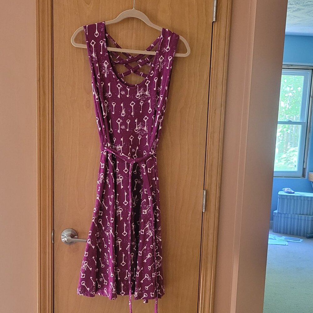 Effie's Heart Sleeveless Magenta Color Dress with Key Design and Pockets